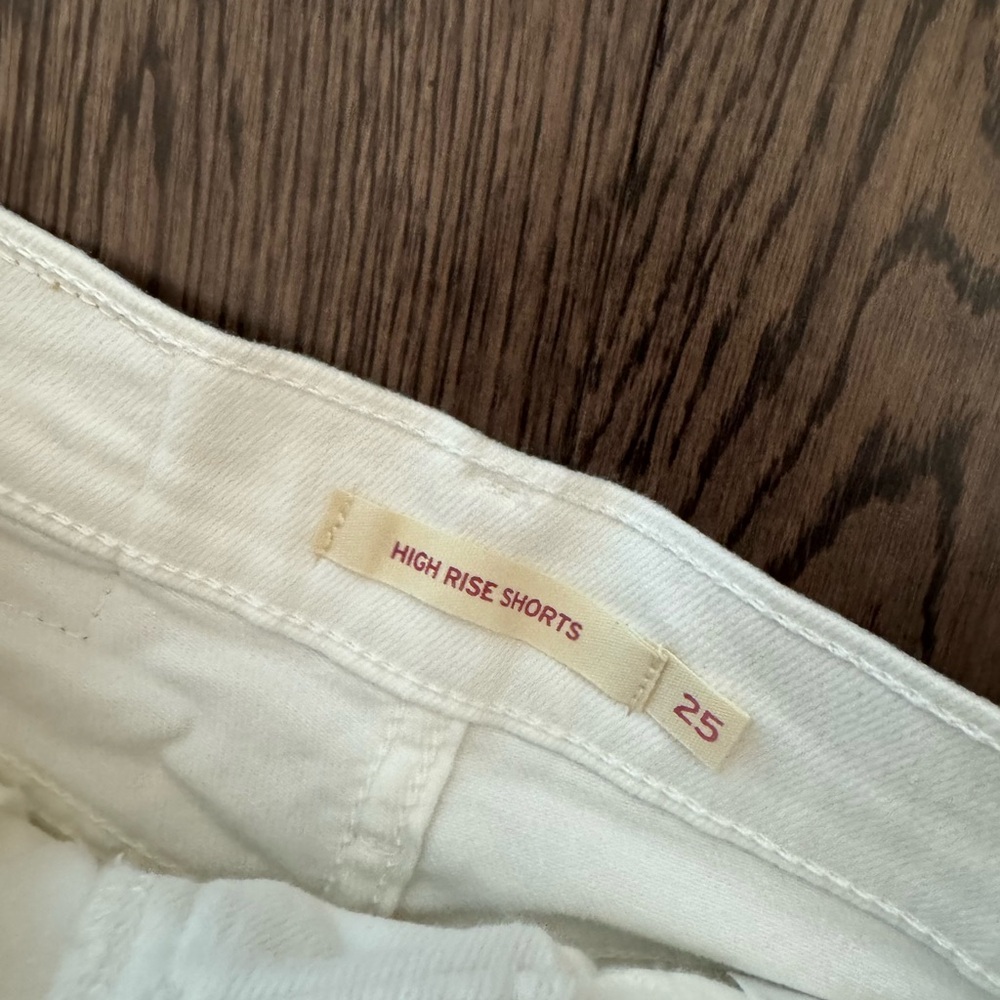 Levi’s High Rise White Jean Shorts - Picture 3 of 3